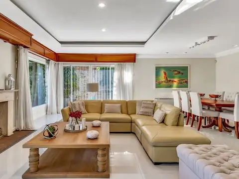 Casa 5 ambientes con 5 baños