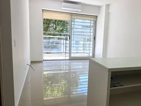 Departamento 2 amb Fte Avellaneda Alquiler Balcón