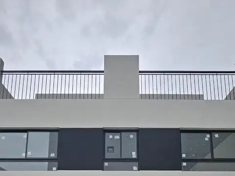 TRIPLEX PREMIUM A ESTRENAR 5 AMBIENTES - COCHERA - JARDIN