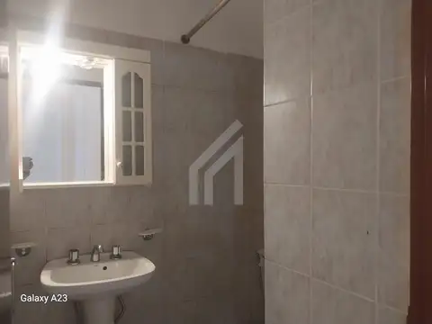 Departamento PH  en Alquiler en Remedios De Escalada, Lanús, G.B.A. Zona Sur
