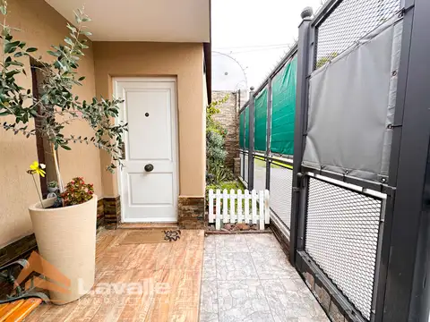 Casa 3 ambientes con 2 baños