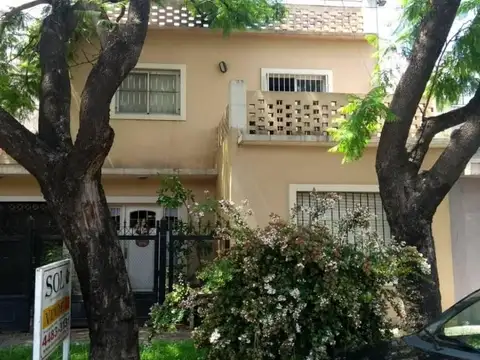 Casa  en Venta ubicado en Castelar, Morón, G.B.A. Zona Oeste - AMA0061_LP545130_8
