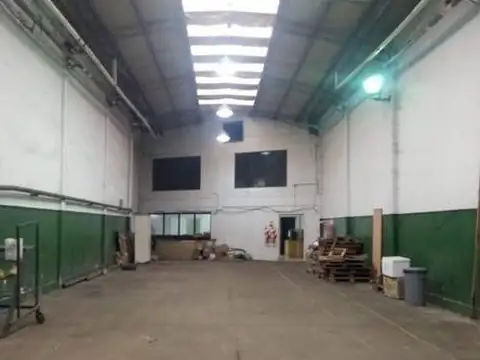 Galpon en Venta 8  mts Frente