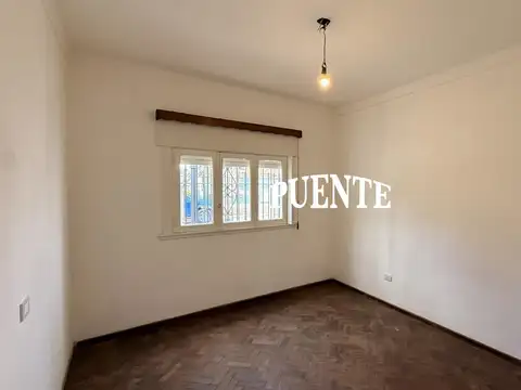 Casa en Alquiler con 1 cochera