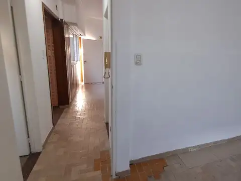 Depto Tipo Casa en Alquiler 32 años