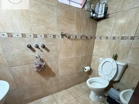 Casa 3 ambientes con 1 baño