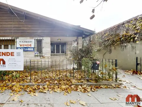 Casa en Venta de 3 Ambientes en Martinez con Jardín y Cochera