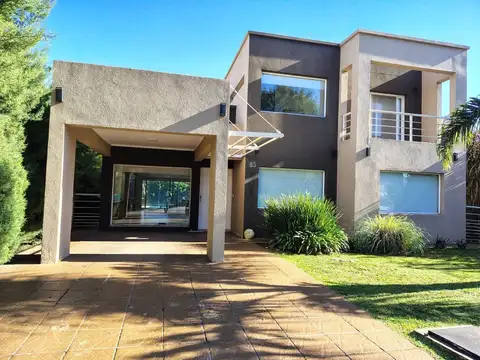 Casa en Alquiler de 4 dormitorios