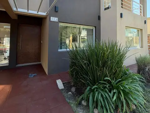 Casa en Alquiler en Berazategui, USD 2.000