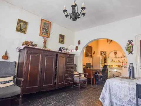 Casa 5 ambientes con 2 baños