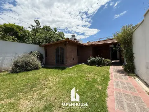 OPENHOUSE vende 2 amplias casas en un mismo terreno en plena 5ta Sección