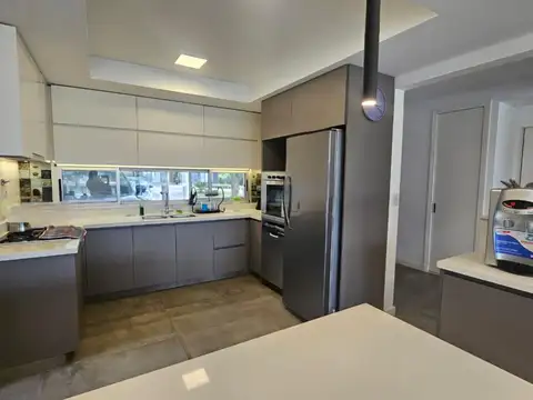 Casa en venta en Miralagos I | Fondo al lago y al golf.