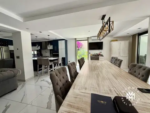 Casa 4 ambientes con 4 baños