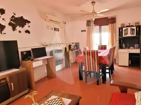 Venta departamento en Villa Santos Tesei 4 ambientes balcón luminoso espacio guardacoche