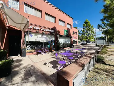 Avenida Arturo Illia bis 1205 - Excelente Local Comercial