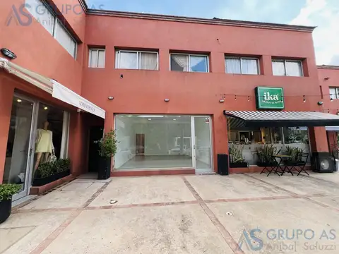 Avenida Arturo Illia bis 1205 - Excelente Local Comercial