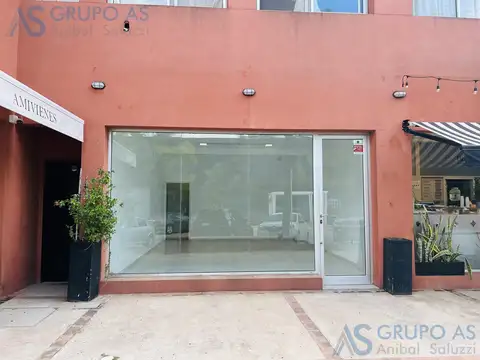 Excelente Local Comercial en la mejor zona de Funes