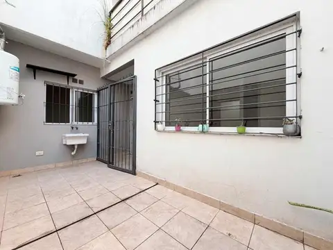 Venta PH 2 amb. en PB con Patio en Montecastro!