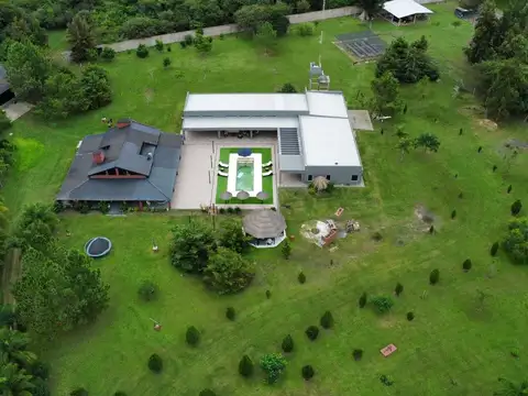 Casa de Primera Calidad en Avellaneda, RN 11 km798