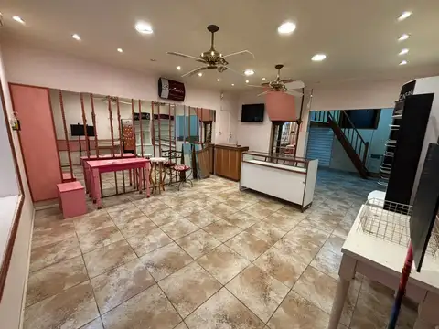 Local comercial en alquiler sobre Dominicis en alquiler