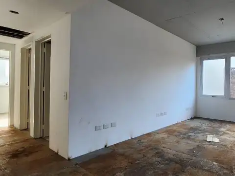 Oficina en Alquiler con 2 cocheras