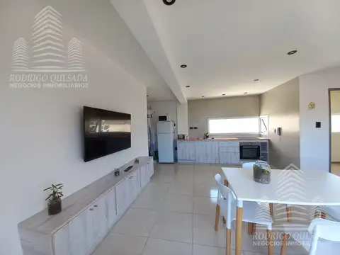 Excelente departamento 2 ambientes lateral, Sarmiento y Newbery 