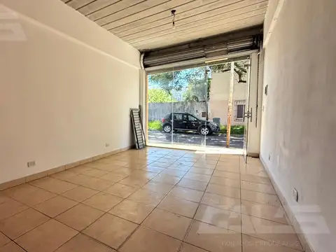 LOCAL COMERCIAL EN ALQUILER - CASTELAR -