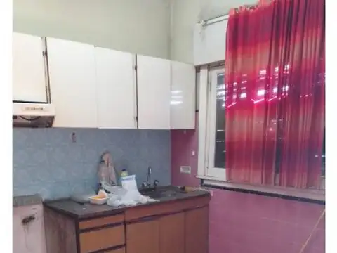 Venta Casa 3 ambientes con fondo libre en San Justo. Apto Crédito