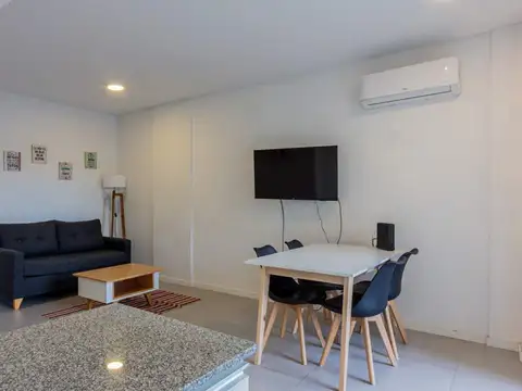 2 Ambientes Al Frente Con 2 Balcones . incluye todos los servicios excepto luz