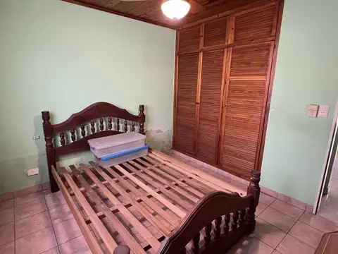 CASA 7 AMBIENTES EN VENTA MONTE GRANDE GRAN LOTE