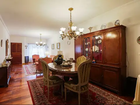 Casa 5 ambientes con 2 baños