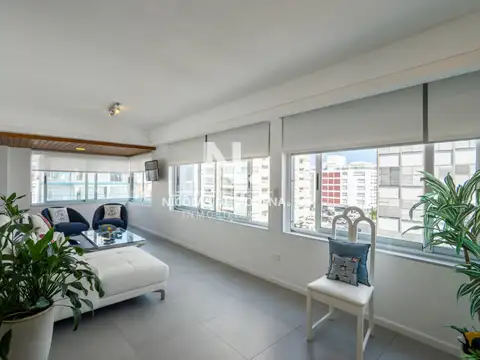 Vende apartamento de 2 dormitorios en Península, Punta del Este