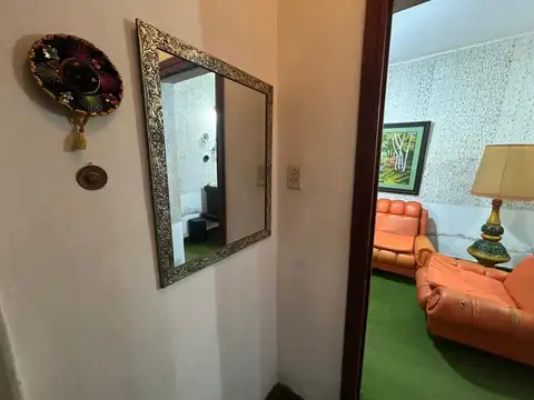 Casa 8 ambientes con 3 baños