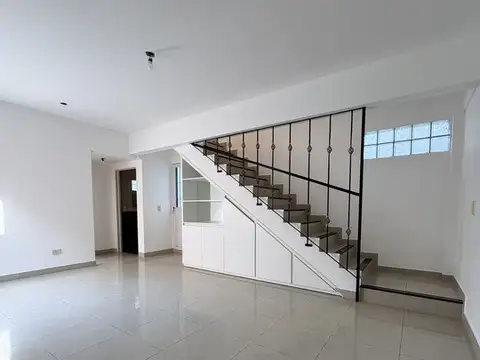 PH en venta 3 ambientes Parque Patricios nuevo con dos patios