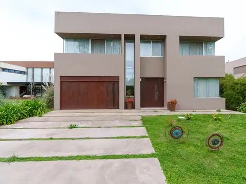 Casa en Alquiler en Grand Bell, USD 2.700