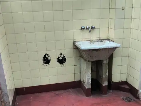 Beruti 3000, Piso 8