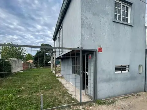 Local en alquiler - 2 baños - 300mts - la plata
