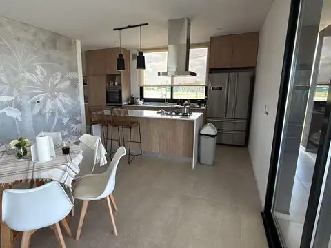 Casa en Alquiler en Terralagos, USD 3.800