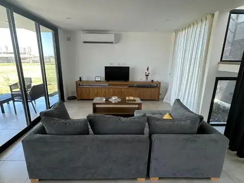 Casa en Alquiler A Estrenar