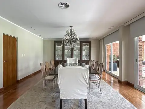 Casa 7 ambientes con 3 baños