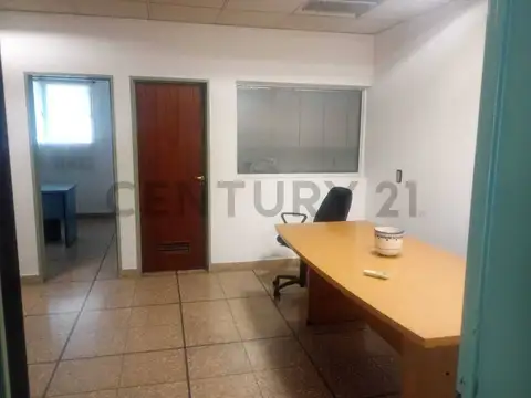 Oficina en Alquiler con 2 cocheras