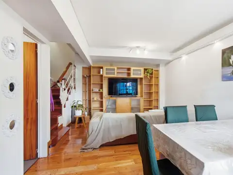 Depto Tipo Casa en Alquiler de 4 dormitorios