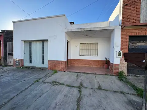 Vendo Casa con Departamento en Concepción del Uruguay, Entre Ríos