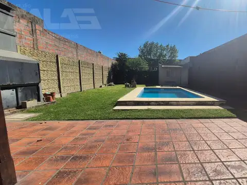 Casa en Venta en Castelar Sur, USD 105.000