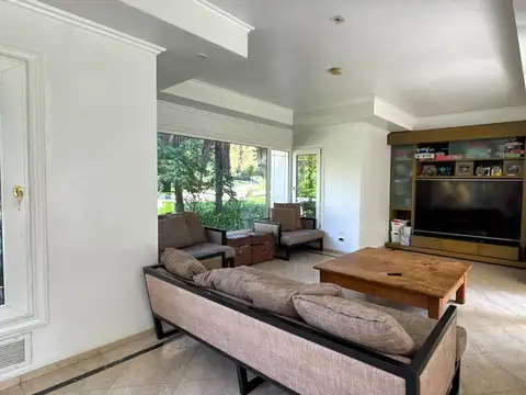 Casa 6 ambientes con 4 baños