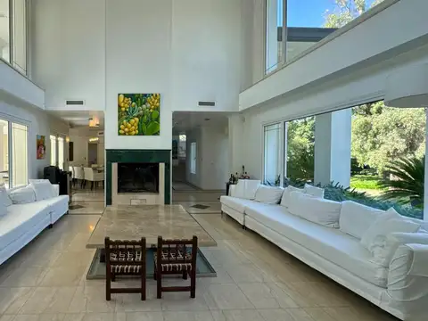 Casa en El Talar de Pacheco, barrio exclusivo y consolidado