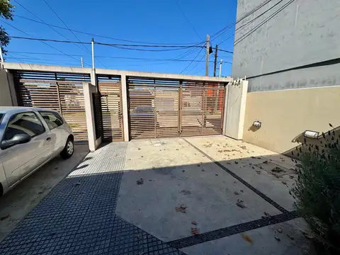 Casa 2 ambientes con 1 baño