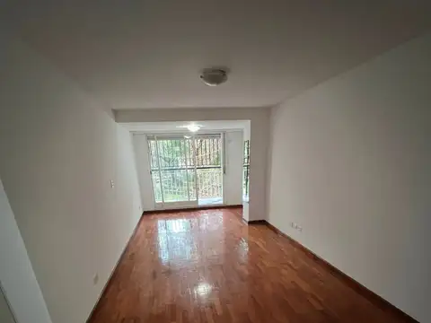 Excelente Monoambiente al frente con balcón