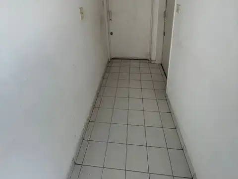 Excelente Monoambiente al frente con balcón