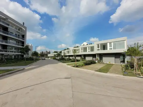 TownHouse en Luciernagas